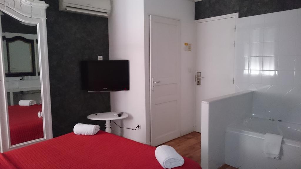 Hotel Le 5 Martigues Esterno foto